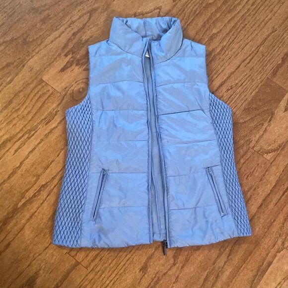 Liz Claiborne size medium sleeveless puffer vest- light blue with pockets - Picture 1 of 8